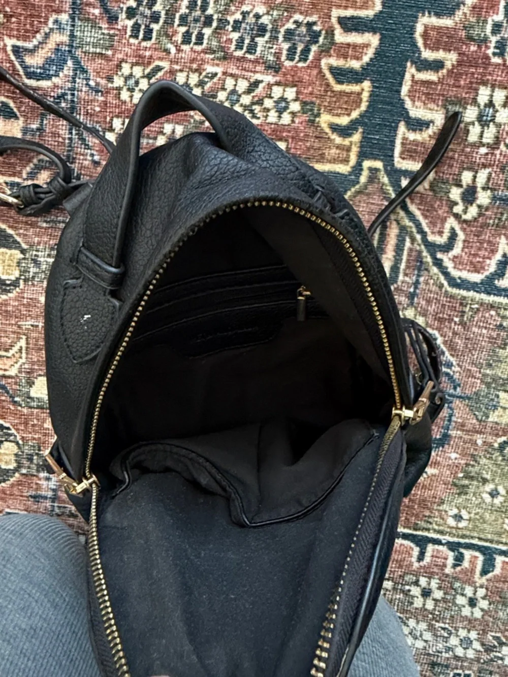 Peta + Jain compact black